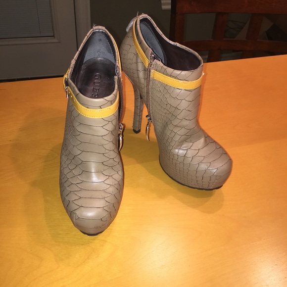 Guess Shoes - Guess booties